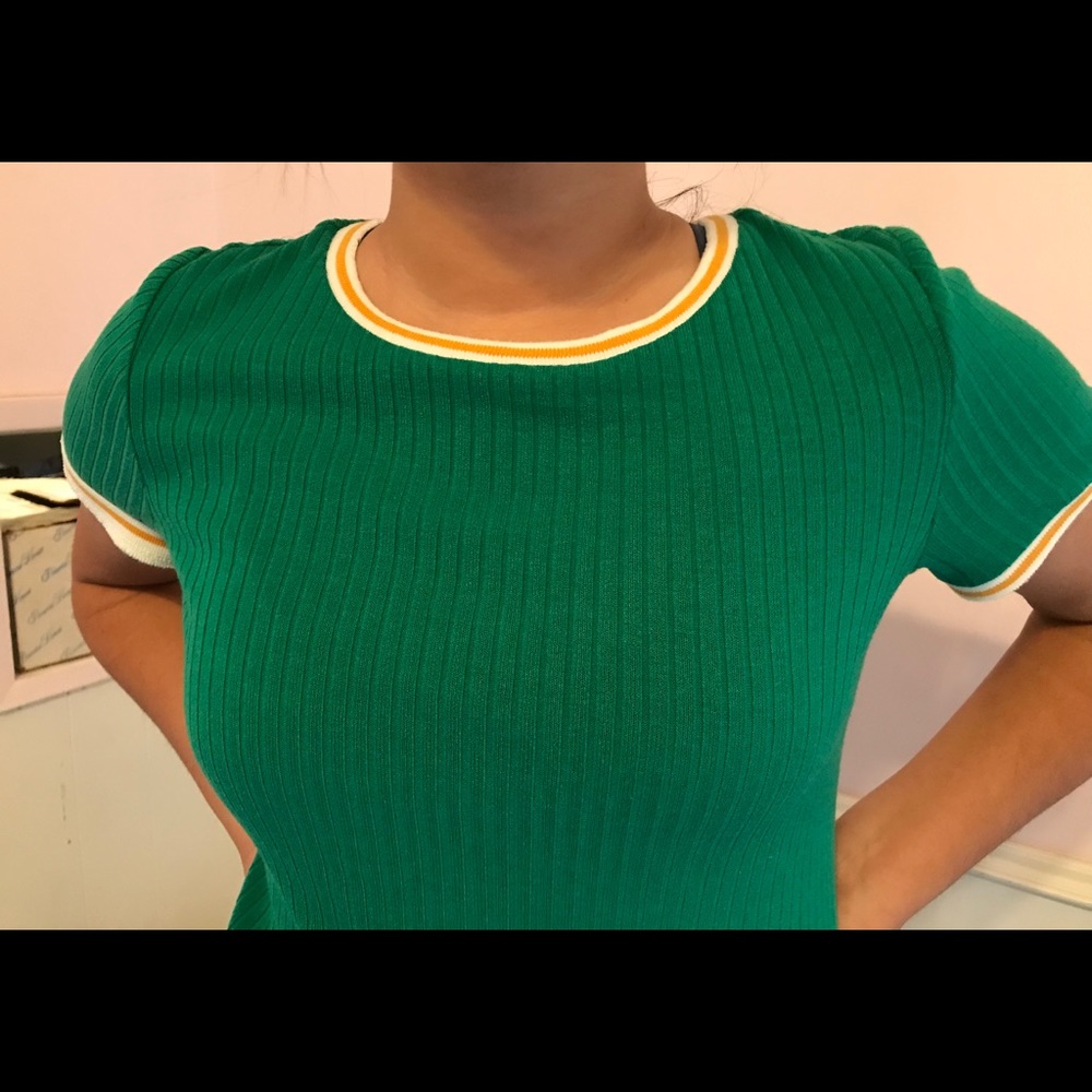 Forever 21 green shirt